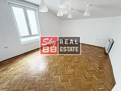 Rent, three bedroom apartment, 130m², Neimar, Vračar Sve Podlokacije - image 5