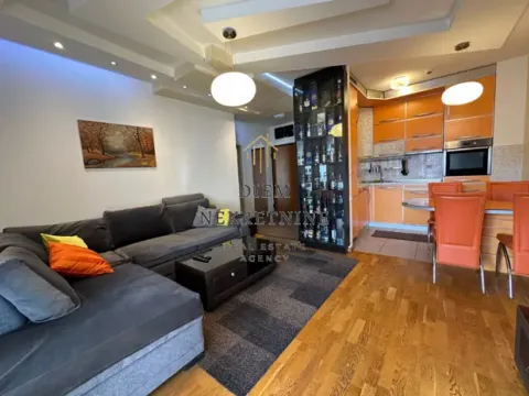 Rent, two bedroom apartment, 68m², City Kvart, Podgorica - image 7