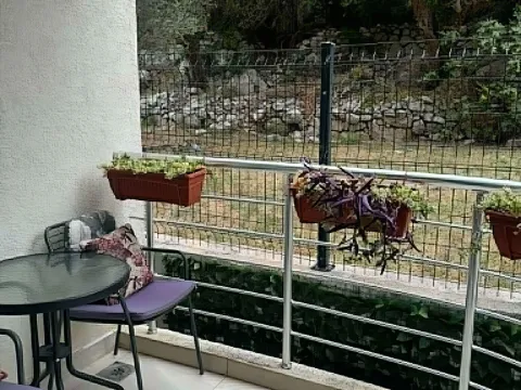 Rent, one bedroom apartment, 32m², Rafailovići, Budva - image 8