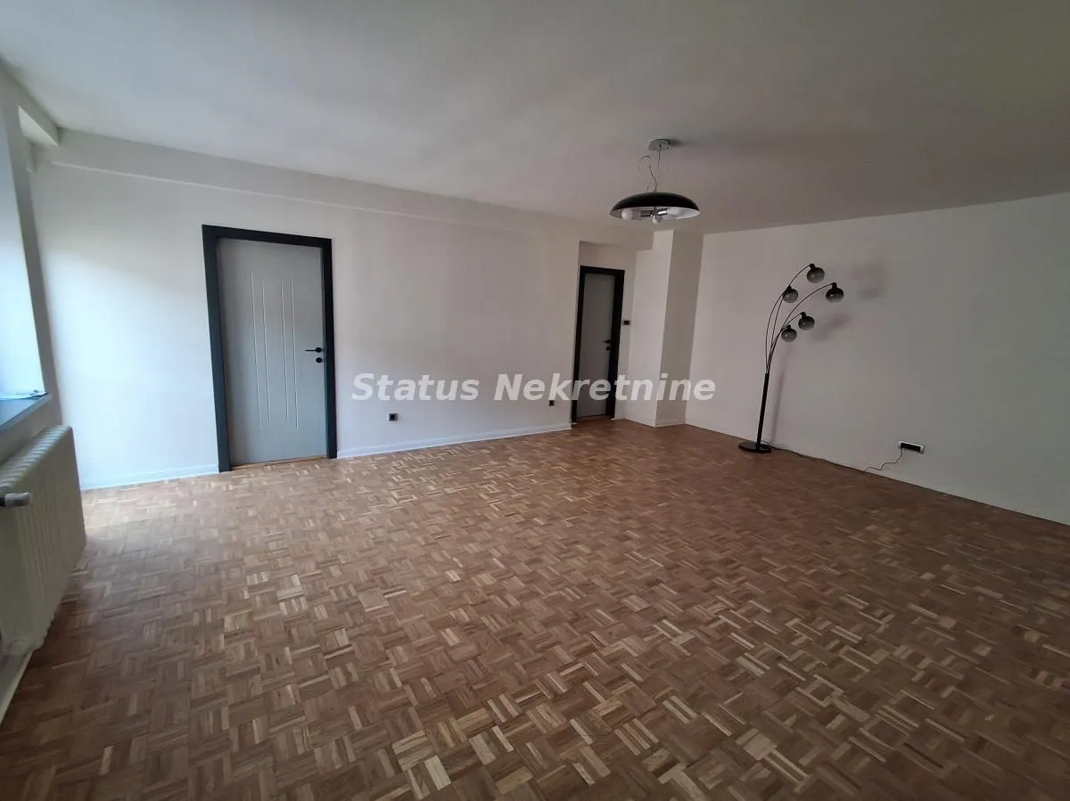 Prodaja, dvosoban stan, 64m², Cara Dušana, Novi Sad Sve Podlokacije