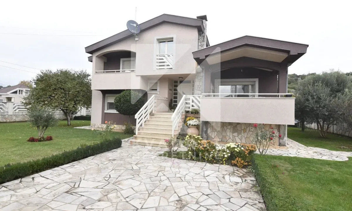 Rent, house, 320m², Dalmatinska ulica, Podgorica