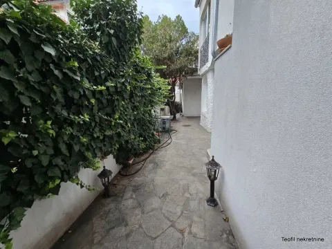 Prodaja, kuća, 200m², Lekino Brdo, Voždovac Sve Podlokacije - image 3