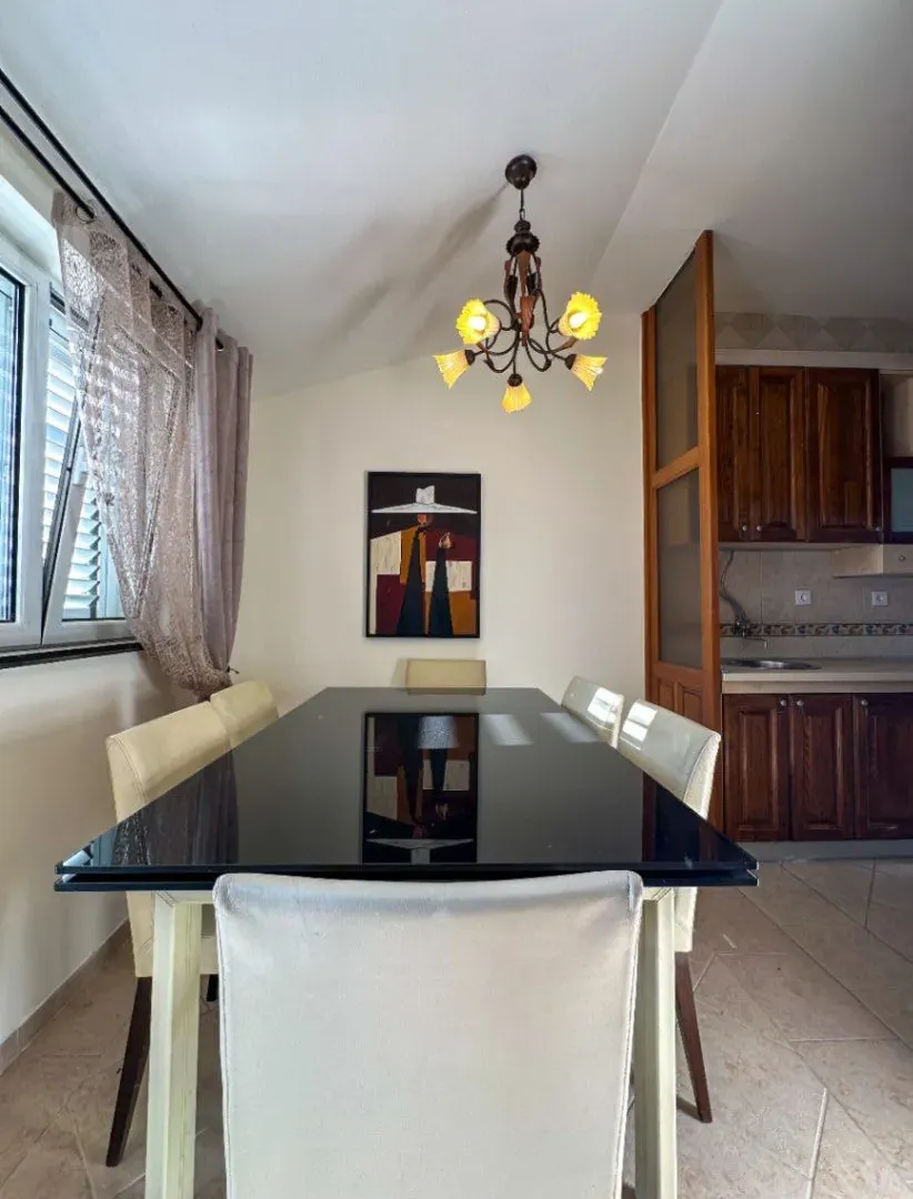 Izdavanje, trosoban stan, 114m², Momišići, Podgorica