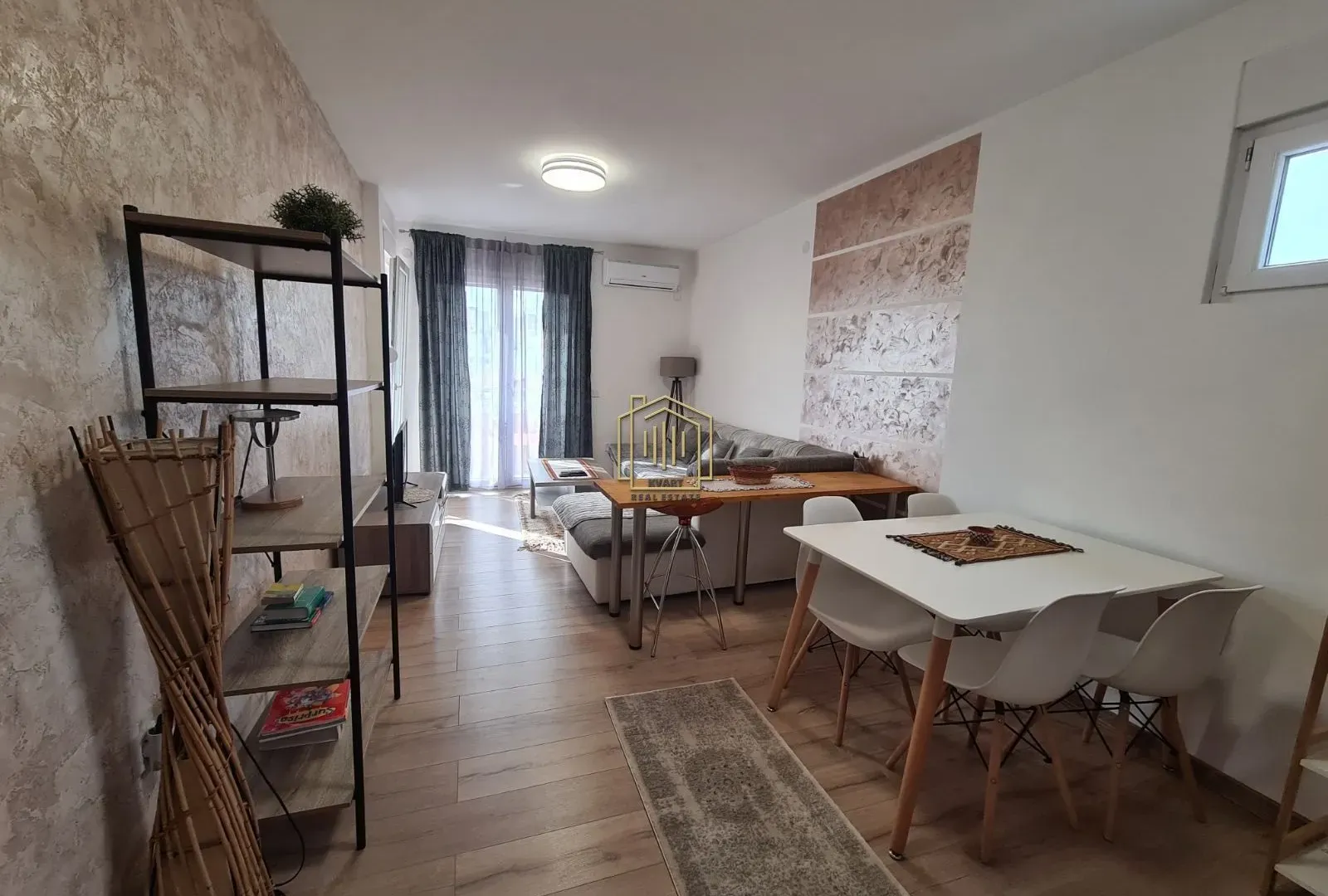 Izdavanje, dvosoban stan, 70m², Momišići, Podgorica