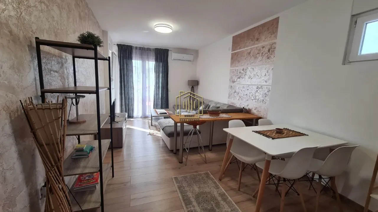 Izdavanje, dvosoban stan, 70m², Momišići, Podgorica