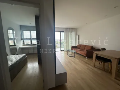 Izdavanje, trosoban stan, 92m², Stari Grad, Beograd - image 5