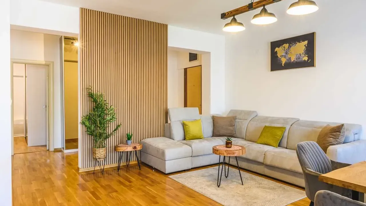 Izdavanje, dvosoban stan, 76m², Budva, Crna Gora