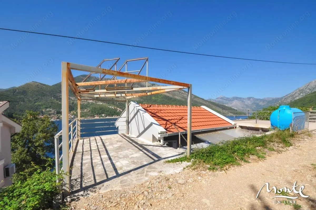 Prodaja, kuća, 110m², Lepetani, Tivat