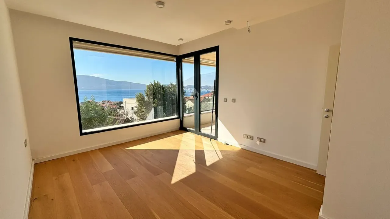 Sale, two bedroom apartment, 101m², Tivat, Crna Gora