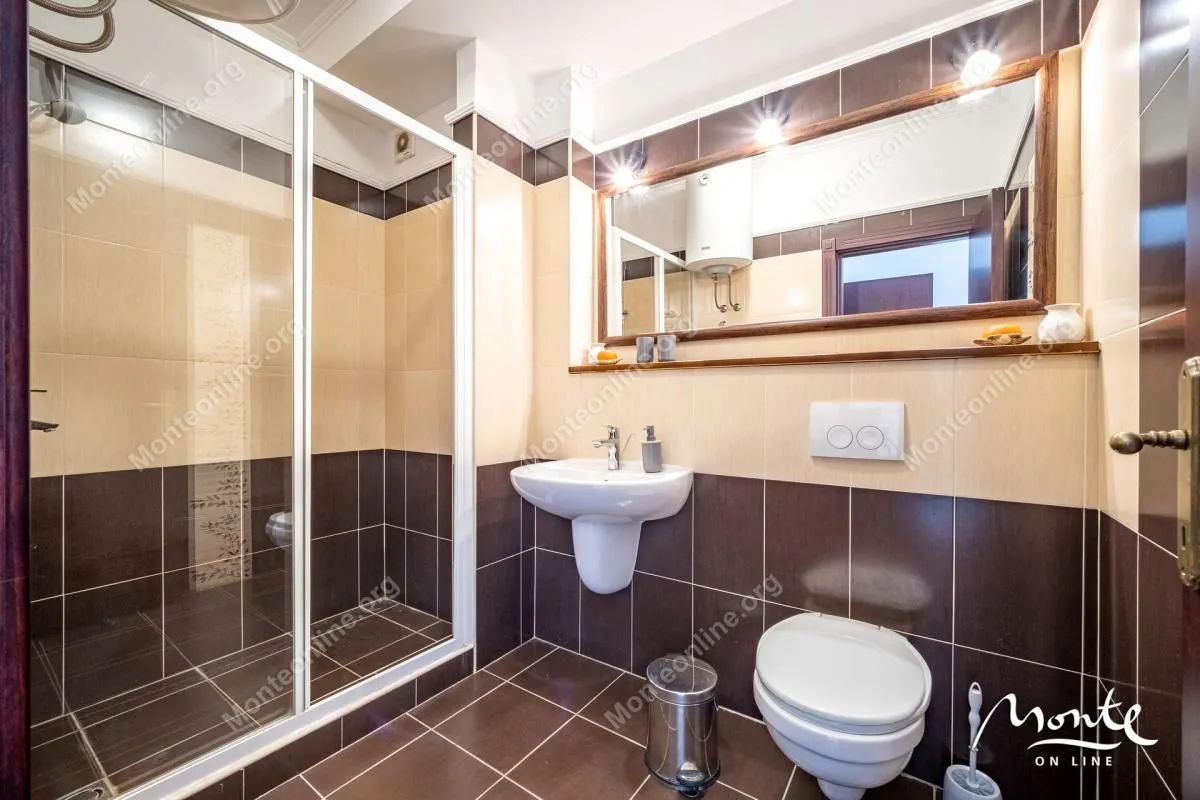 Prodaja, dvosoban stan, 94m², Kostanjica, Kotor