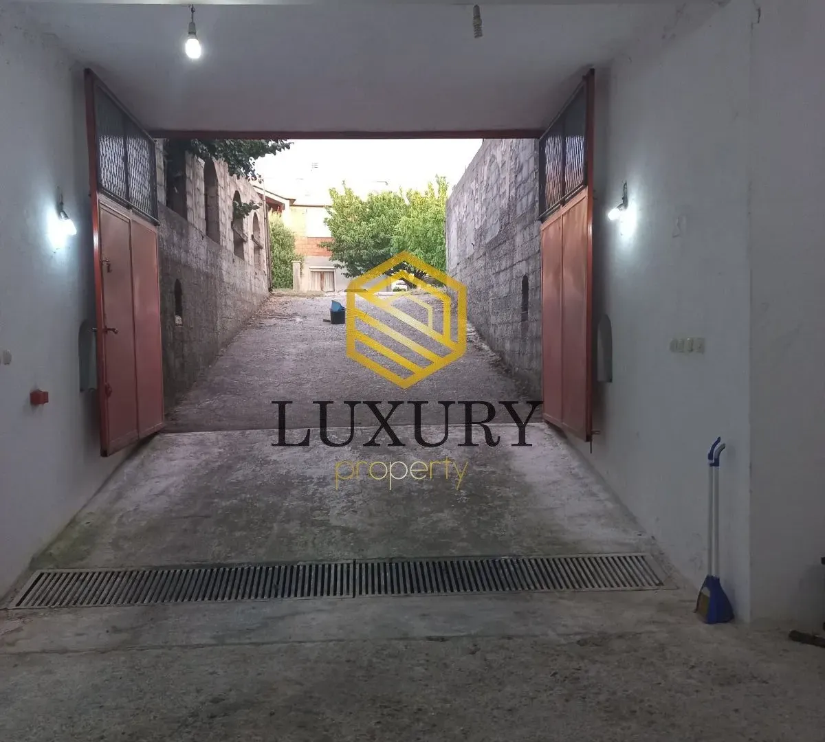 Rent, office space, 200m², Zabjelo, Podgorica