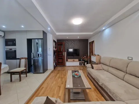 Sale, house, 590m², Tivat, Crna Gora - image 14