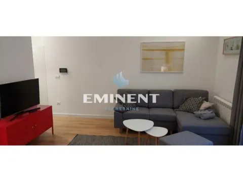 Izdavanje, stan, 40m², Vračar Sve Podlokacije, Beograd - image 4