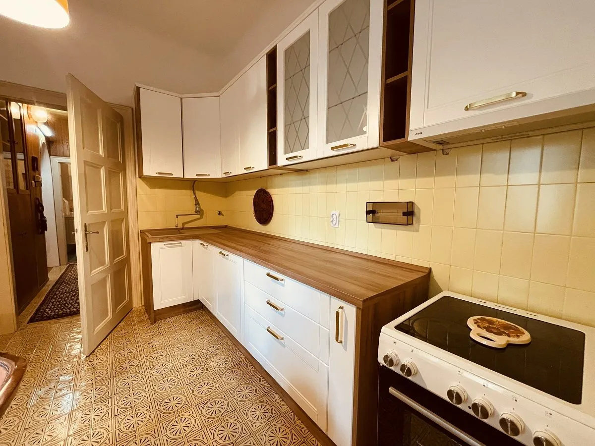 Rent, four bedroom apartment, 139m², Stari Grad, Beograd
