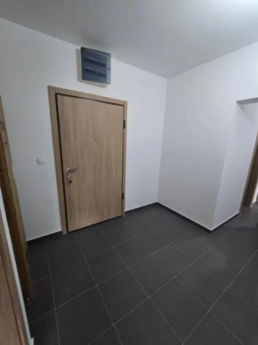 Izdavanje, trosoban stan, 96m², Master Kvart, Podgorica