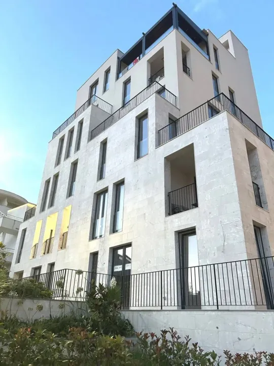 Sale, three bedroom apartment, 96m², Bečići, Budva