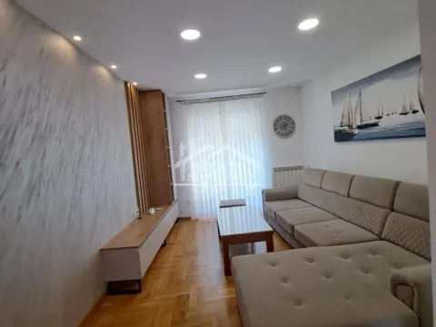 Izdavanje, trosoban stan, 82m², Skojevsko Naselje, Beograd - image 3