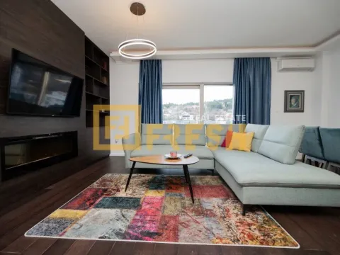 Izdavanje, trosoban stan, 110m², Momišići, Podgorica - image 10