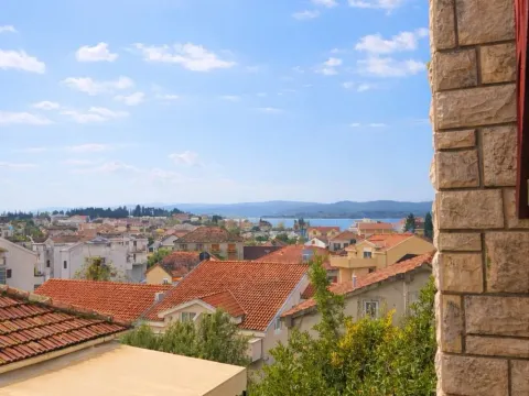 Sale, one bedroom apartment, 53m², Centar, Tivat - image 2