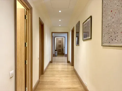 Izdavanje, četvorosoban stan, 228m², Porto Montenegro, Tivat - image 11