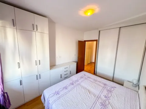 Izdavanje, jednosoban stan, 50m², City Kvart, Podgorica - image 7