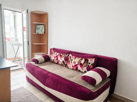 Rent, two bedroom apartment, 47m², Budva, Crna Gora - image 11