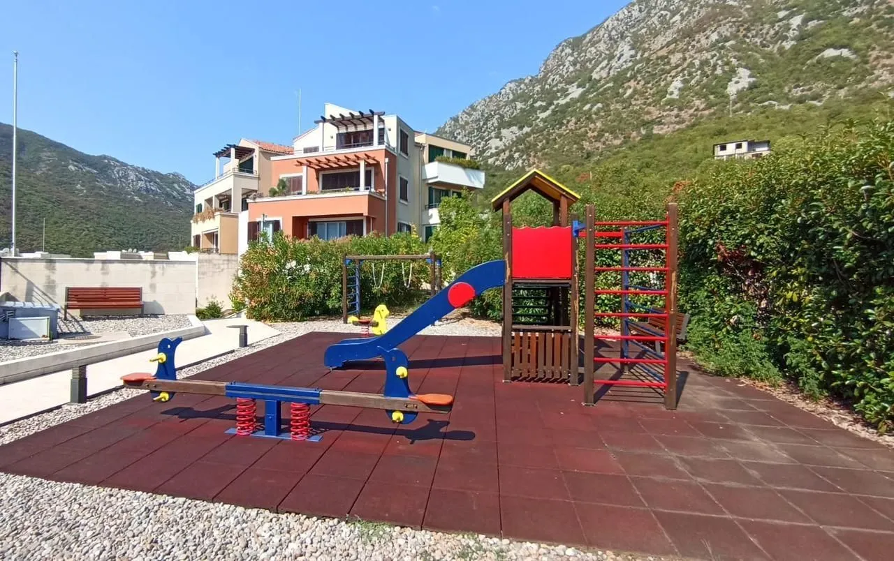 Prodaja, jednosoban stan, 58m², Morinj, Kotor