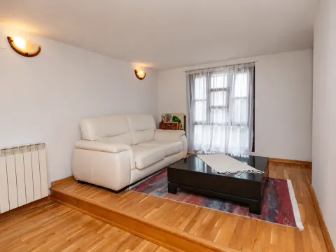 Rent, house, 280m², Gorica C, Podgorica - image 9