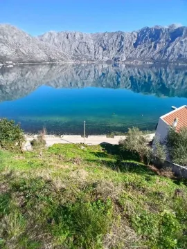 Pogled na more i planine sa parcele. - image 3
