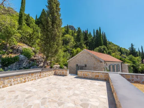 Izdavanje, kuća, 350m², Trebešin, Herceg Novi - image 34