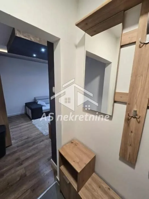 Izdavanje, jednosoban stan, 40m², Tošin bunar, Novi Beograd Sve Podlokacije