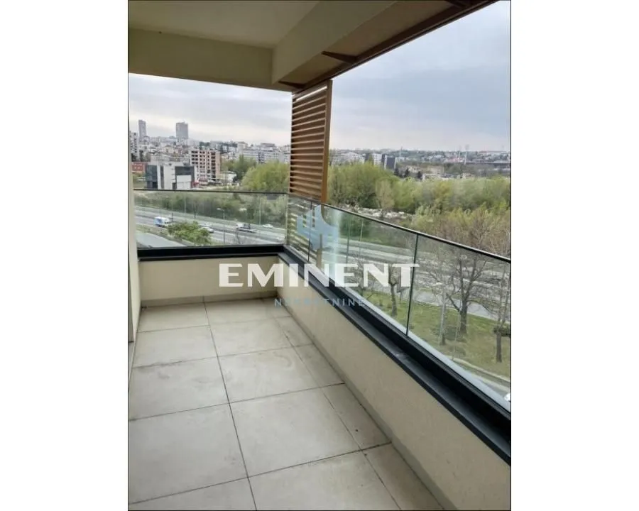Izdavanje, četvorosoban stan, 98m², Južni Bulevar, Vračar Sve Podlokacije