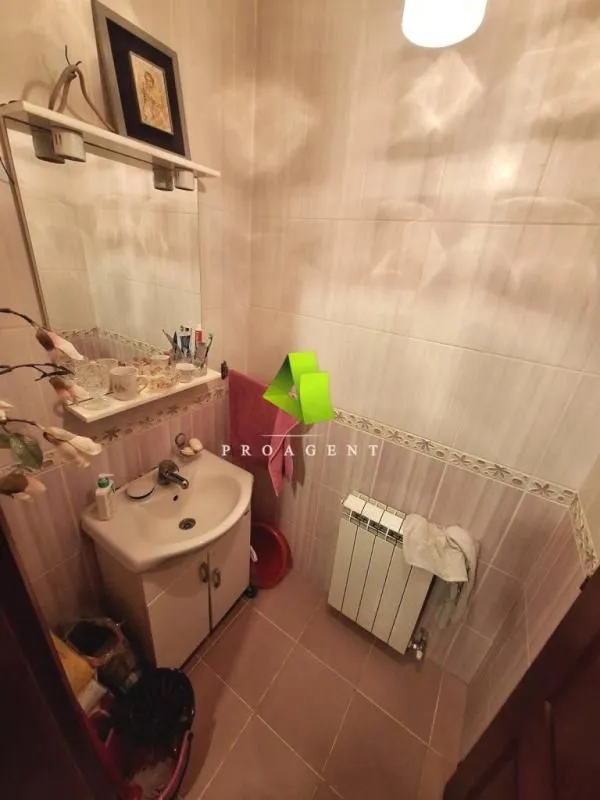 Rent, house, 220m², Palilula, Niš