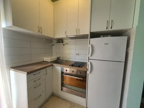 Izdavanje, jednosoban stan, 37m², Blok 6, Podgorica - image 8
