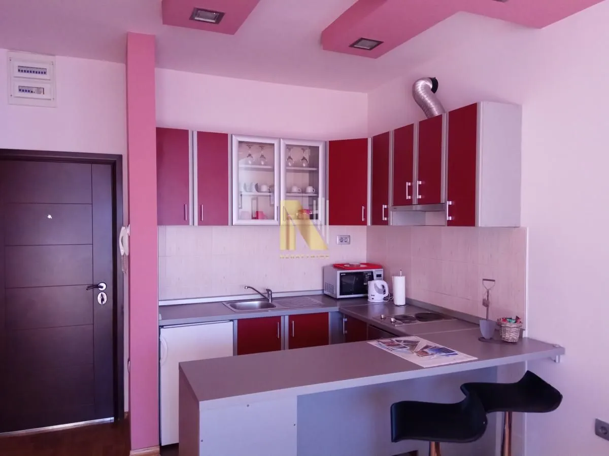Izdavanje, jednosoban stan, 46m², Centar, Novi Sad