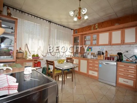 Sale, house, 770m², Glumčevo brdo, Barajevo - image 21