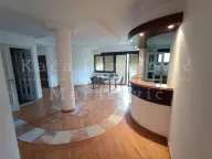 Izdavanje, trosoban stan, 147m², Kalenić Pijaca, Vračar Sve Podlokacije - image 2