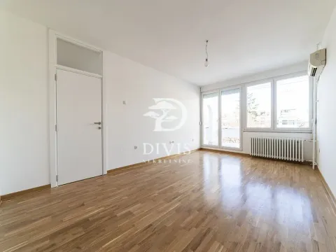 Sale, four bedroom apartment, 106m², Novi Beograd Blok 70, Novi Beograd Sve Podlokacije - image 3