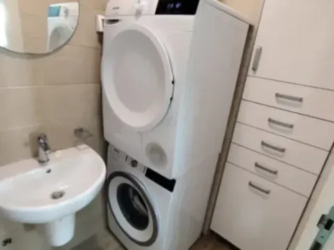 Izdavanje, dvosoban stan, 64m², City Kej, Podgorica - image 10