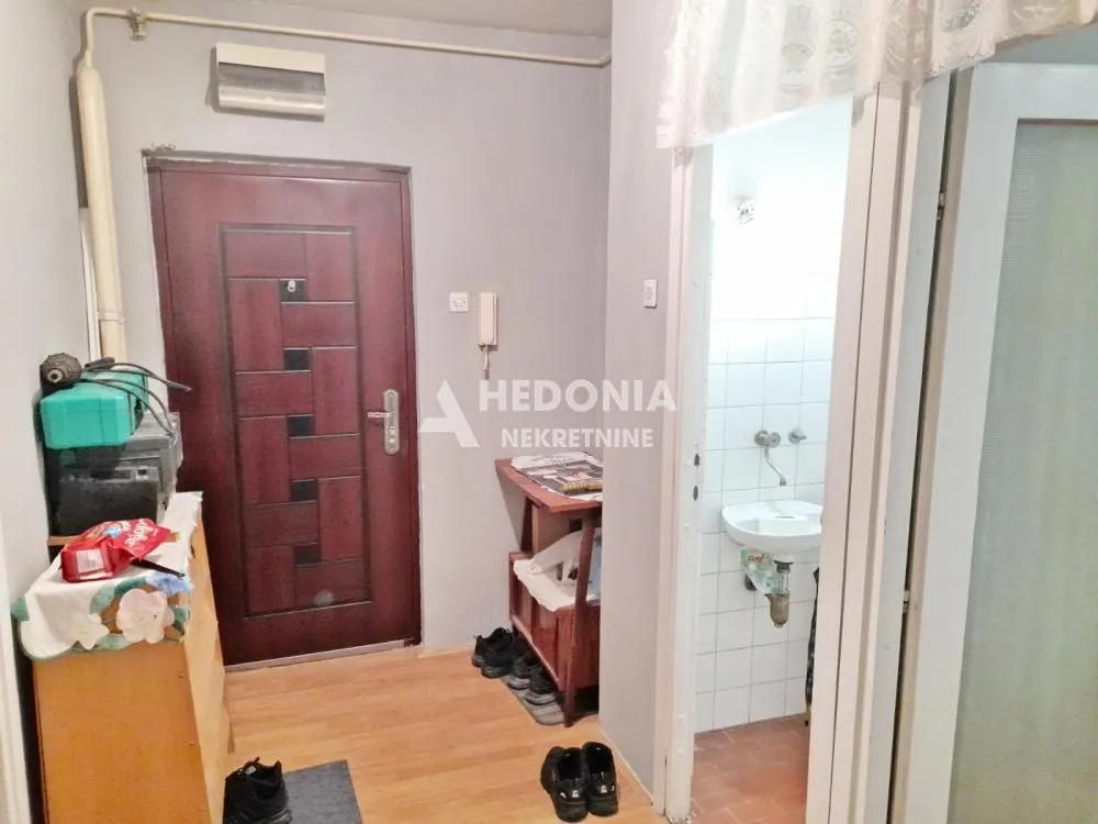 Prodaja, trosoban stan, 78m², Zemun Sve Podlokacije, Beograd