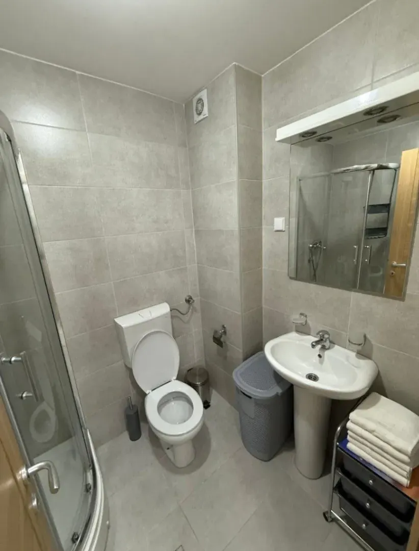 Izdavanje, jednosoban stan, 47m², Stari Aerodrom, Podgorica