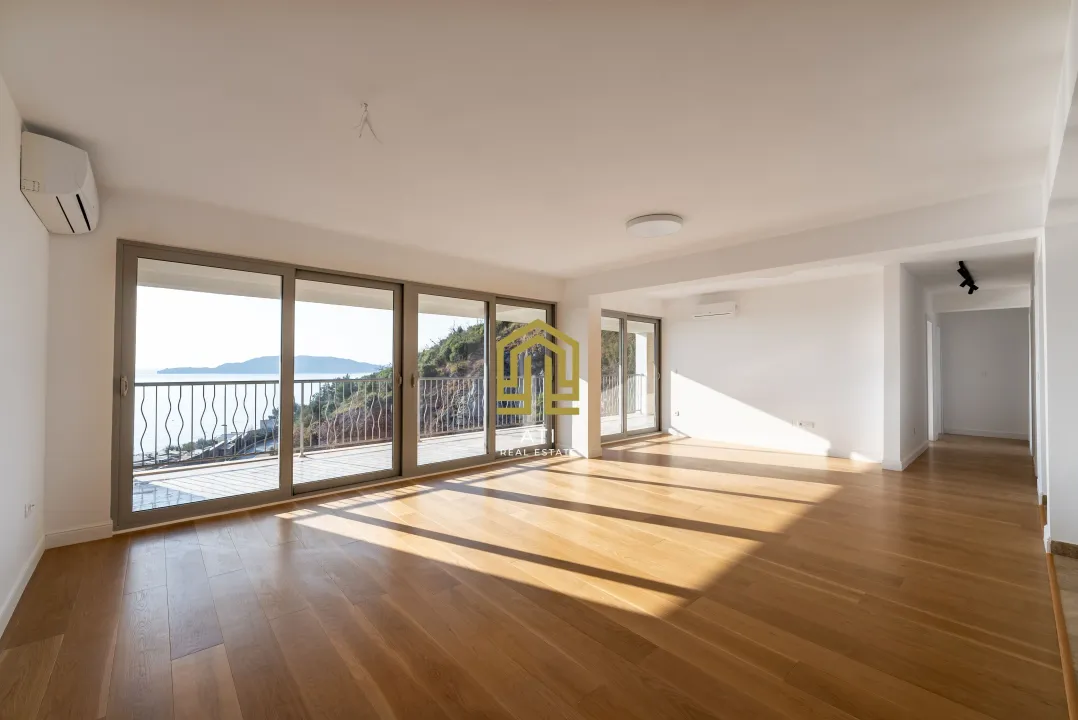Sale, three bedroom apartment, 160m², Pržno, Budva