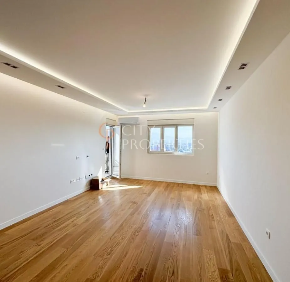 Izdavanje, stan, 86m², Central Point, Podgorica