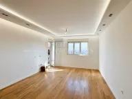 Izdavanje, stan, 86m², Central Point, Podgorica - image 1