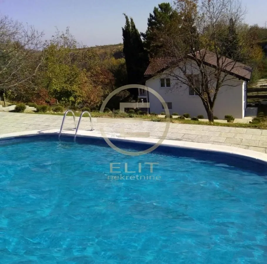 Sale, house, 220m², Alibegovac, Petrovaradin