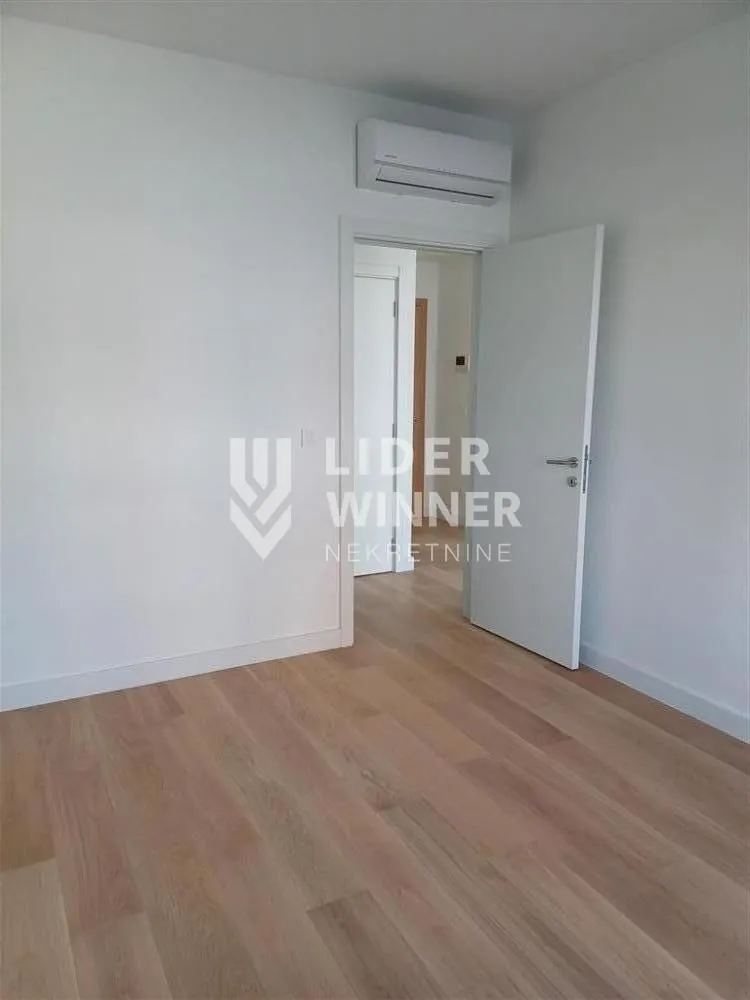 Prodaja, dvosoban stan, 56m², Savski Venac, Beograd