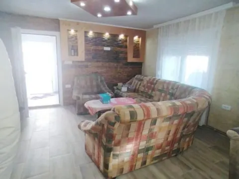 House for Sale, 148m2, Centar, Stara Pazova House for Sale, 148m2, Centar, Stara Pazova