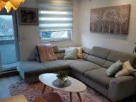 Prodaja, četvorosoban stan, 92m², Zemun Gornji Grad, Zemun Sve Podlokacije - image 1