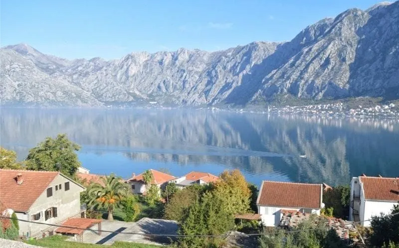 Prodaja, plac, 585m², Prčanj, Kotor