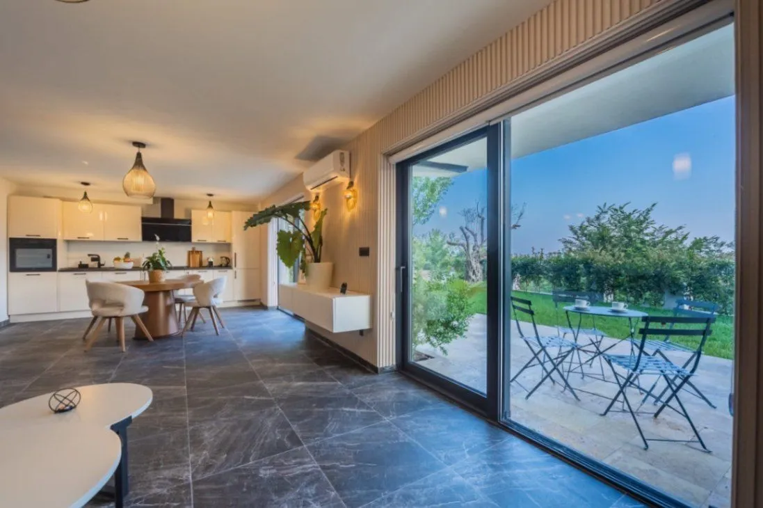Prodaja, kuća, 293m², Markovići, Budva